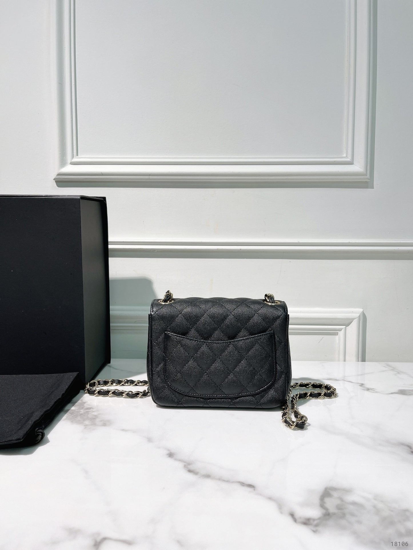 CHANEL CAVIAR MINI SQUARE, Black/Gold