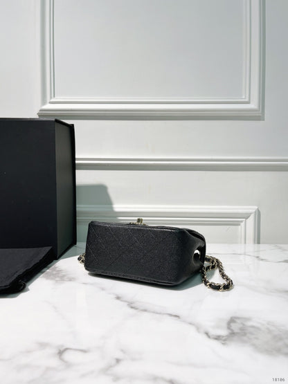 CHANEL CAVIAR MINI SQUARE, Black/Gold