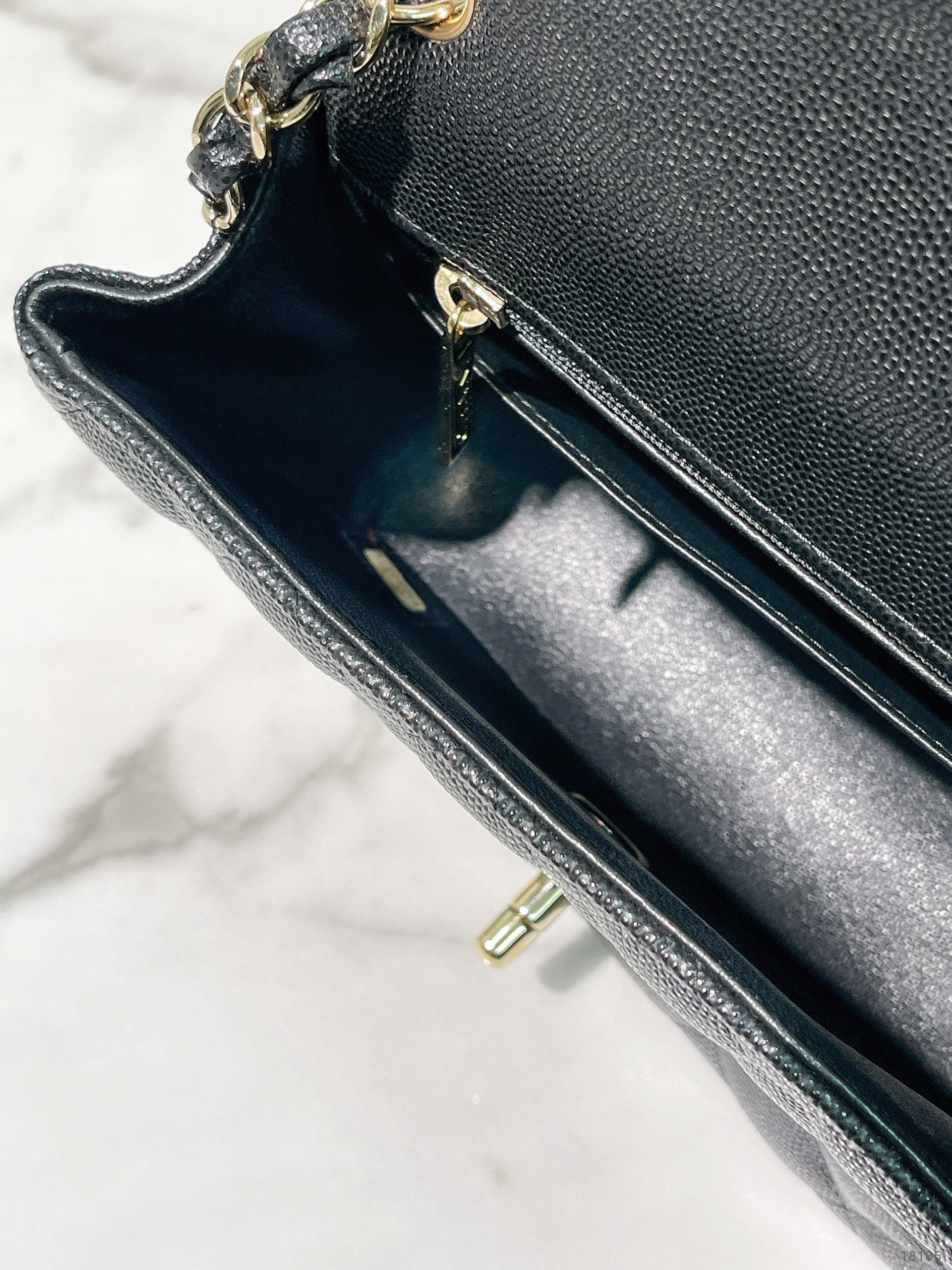 CHANEL CAVIAR MINI SQUARE, Black/Gold