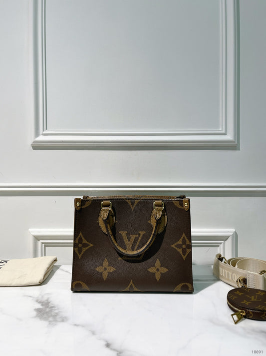 LV ONTHEGO PM, Monogram