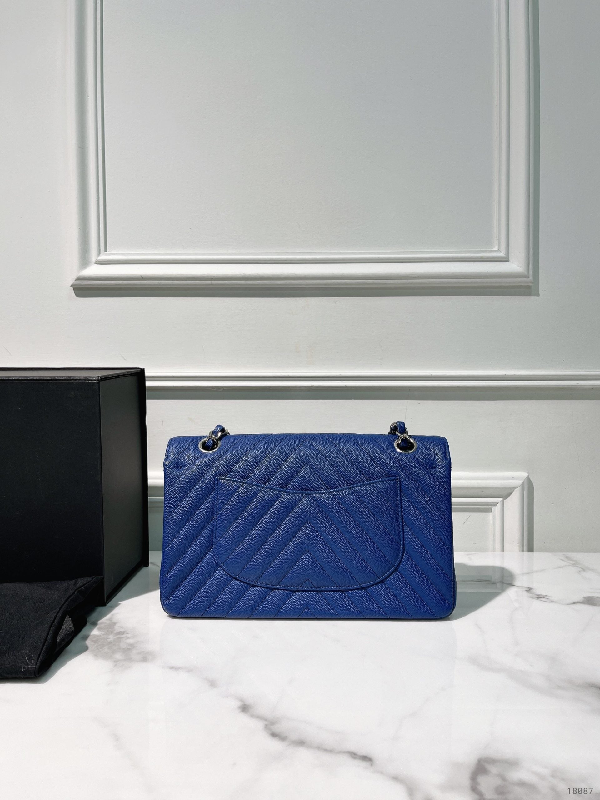 CHANEL MEDIUM CLASSIC FLAP, Blue/Silver