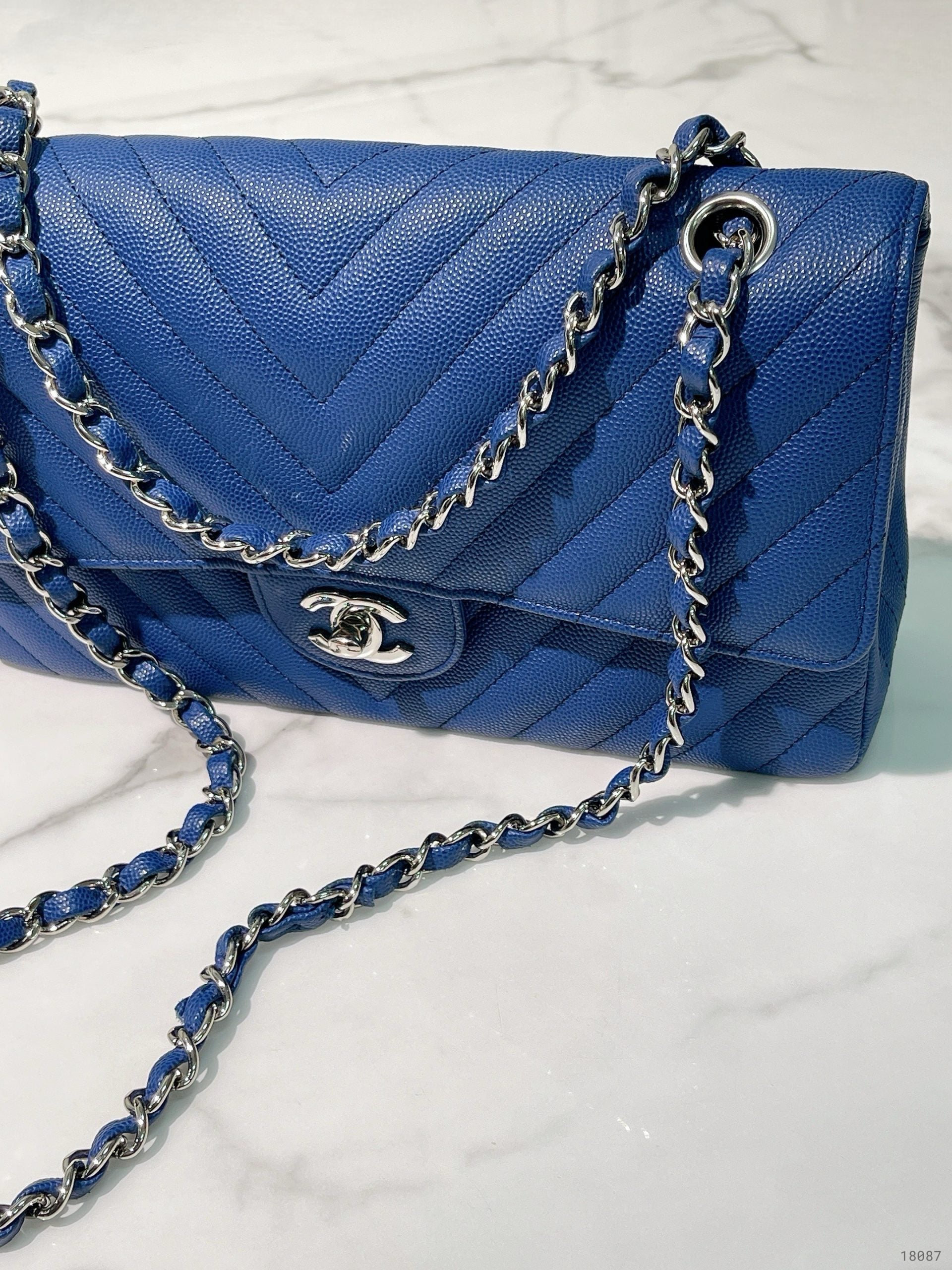 CHANEL MEDIUM CLASSIC FLAP, Blue/Silver
