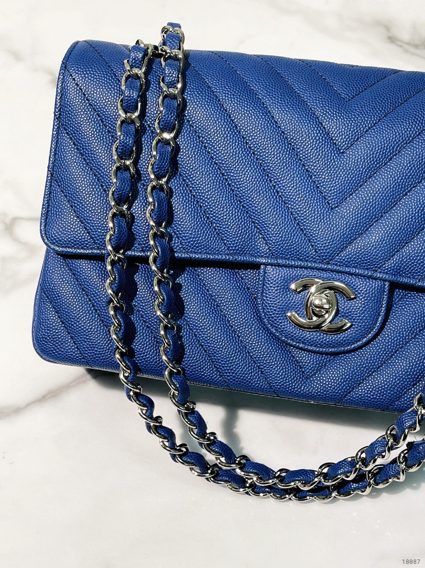 CHANEL MEDIUM CLASSIC FLAP, Blue/Silver