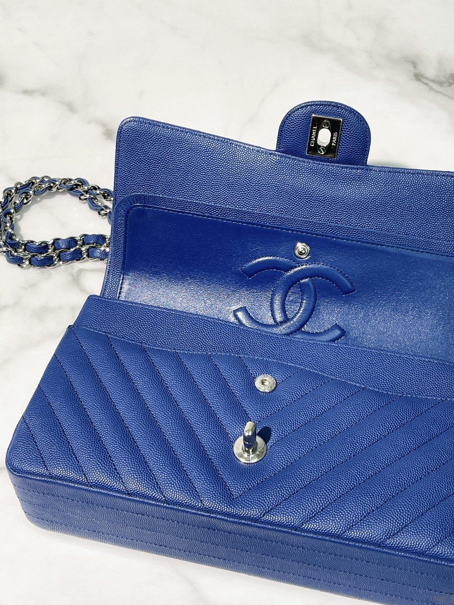 CHANEL MEDIUM CLASSIC FLAP, Blue/Silver