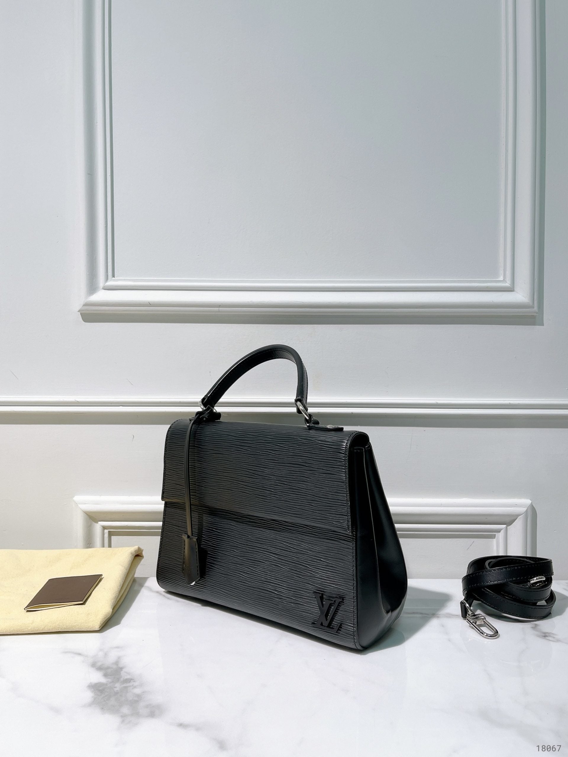 LV CLUNY BB, Black/Silver