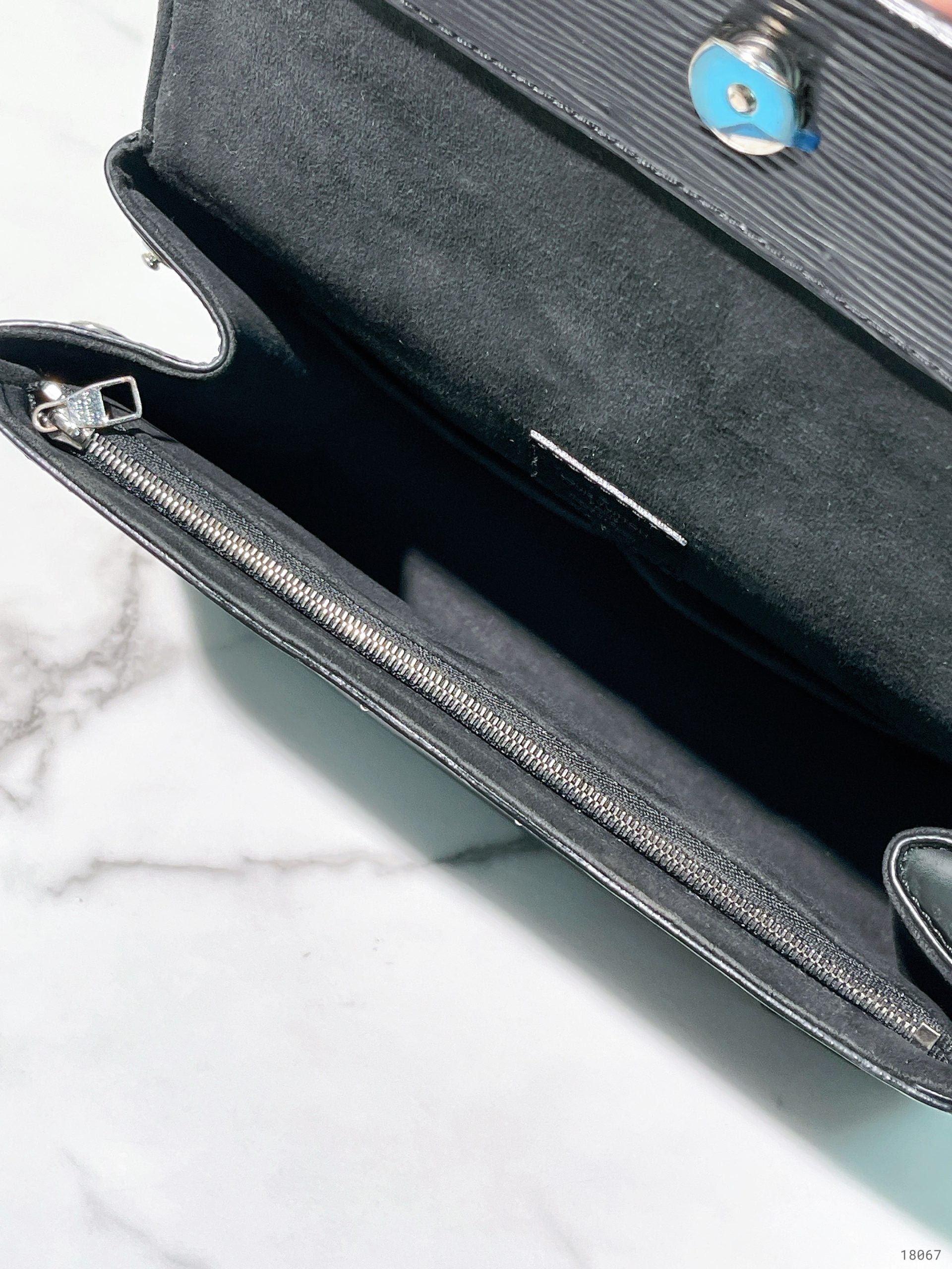 LV CLUNY BB, Black/Silver