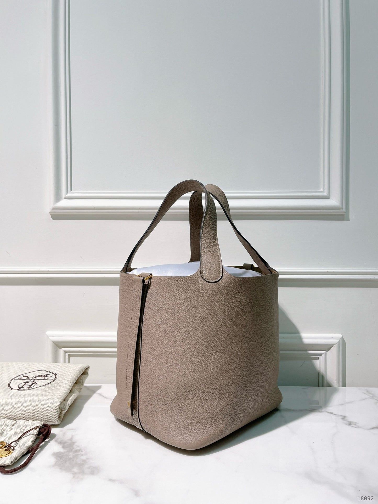 HERMES PICOTIN LOCK 22, Gris Tourterelle/Gold