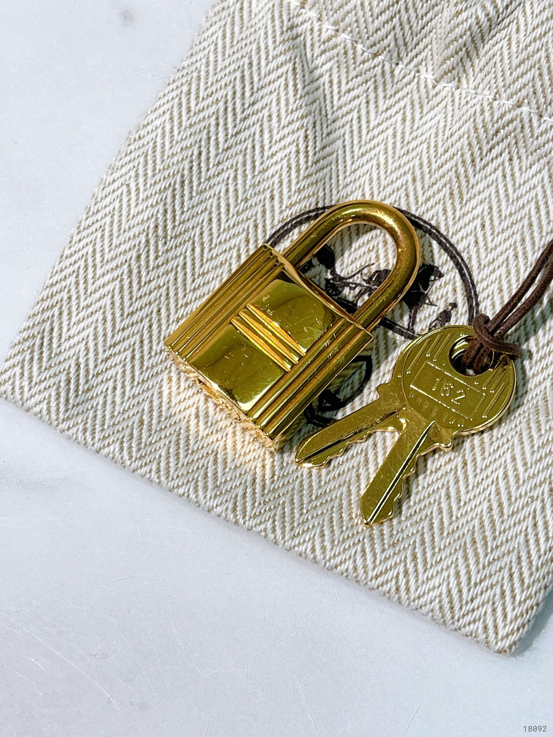 HERMES PICOTIN LOCK 22, Gris Tourterelle/Gold