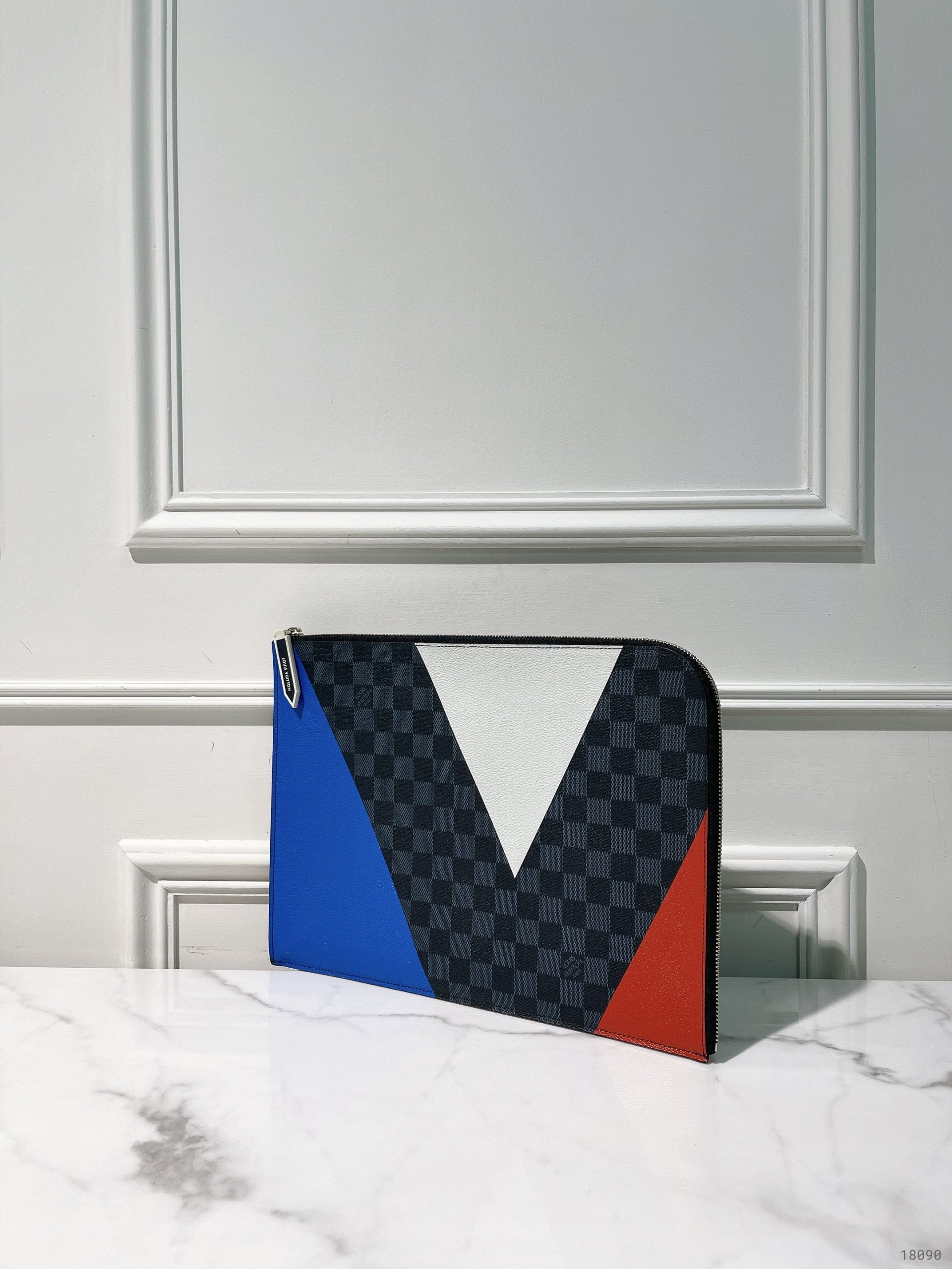 LV HAND POUCH, Damier