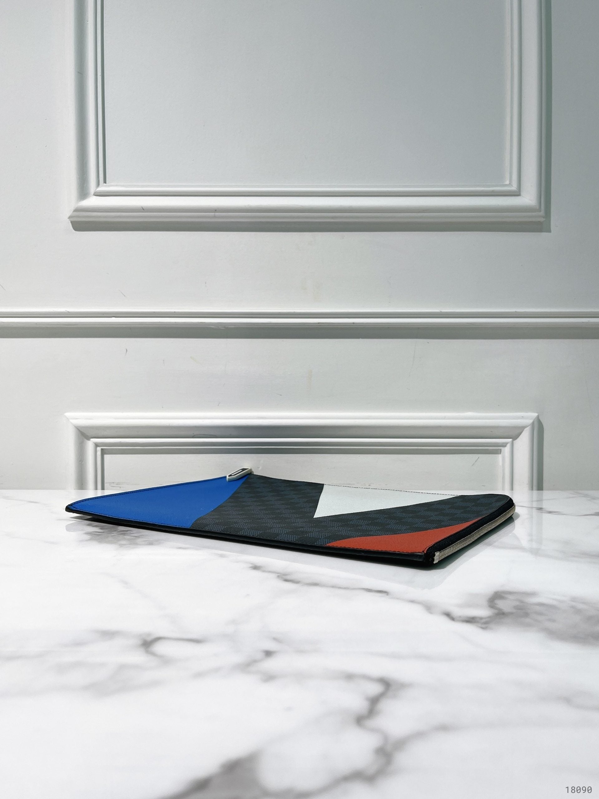 LV HAND POUCH, Damier