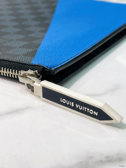 LV HAND POUCH, Damier