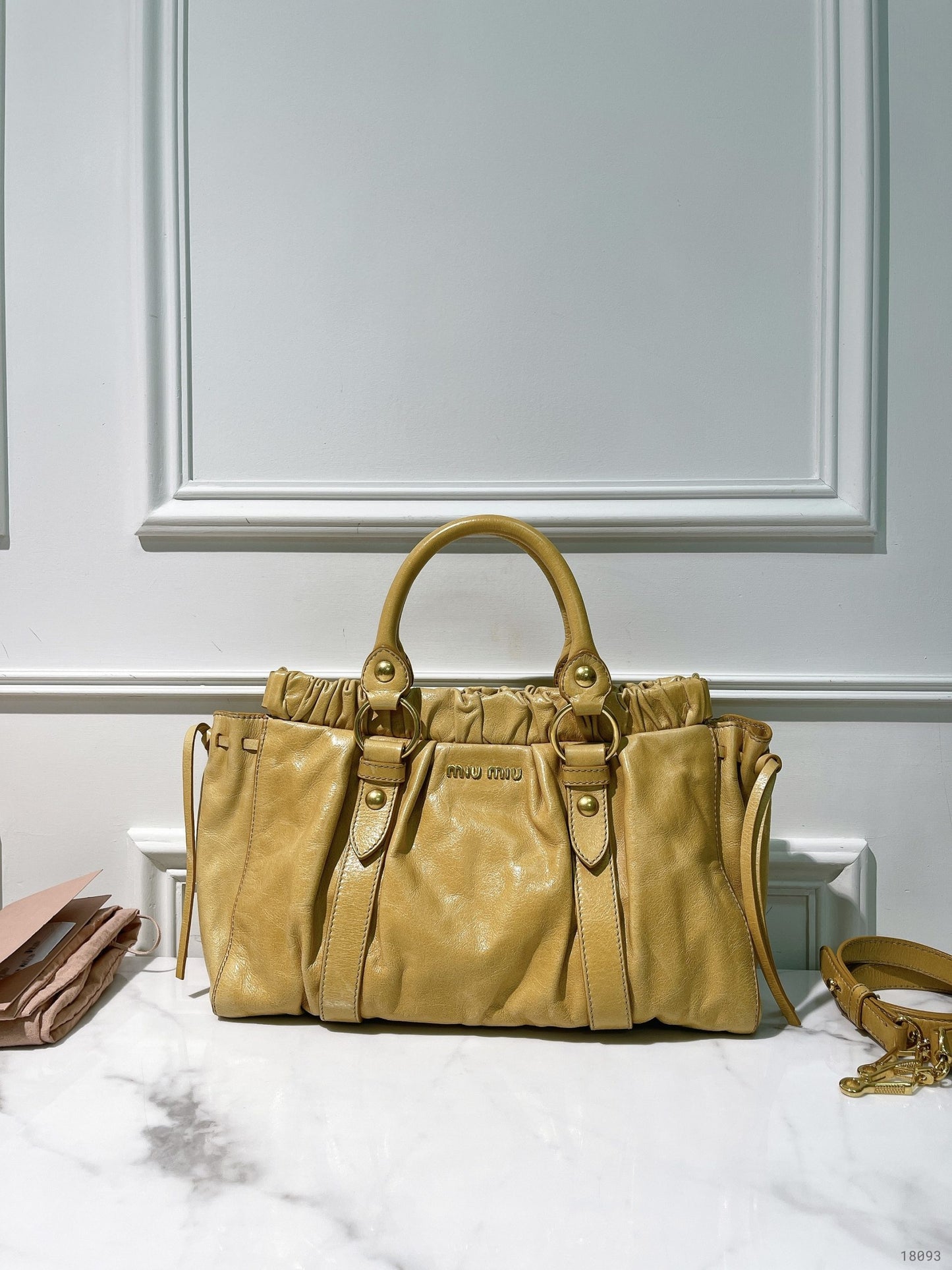 MIUMIU VOTELLO HANDBAG