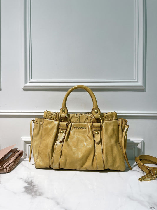 MIUMIU VOTELLO HANDBAG