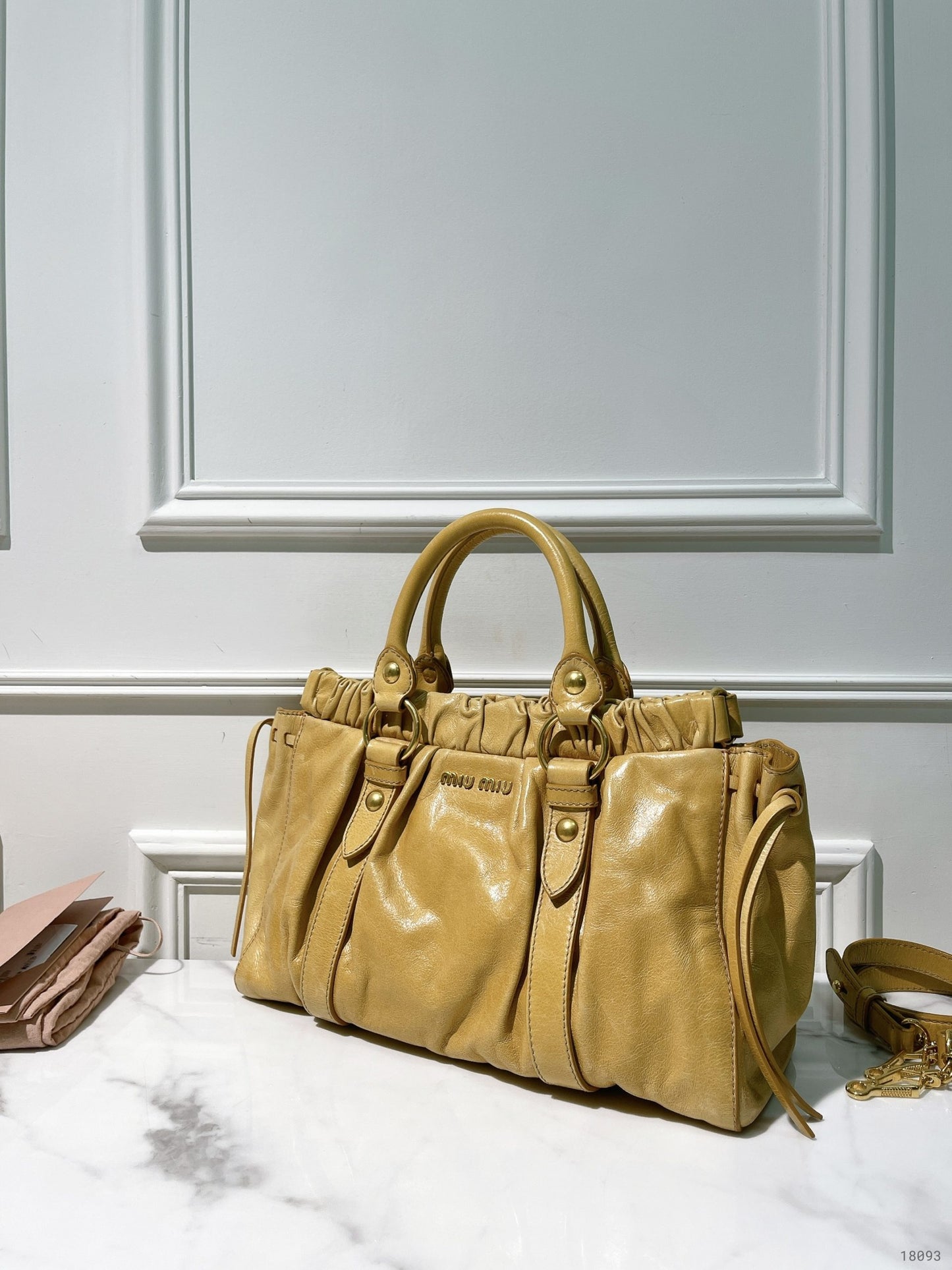 MIUMIU VOTELLO HANDBAG