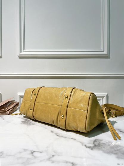 MIUMIU VOTELLO HANDBAG