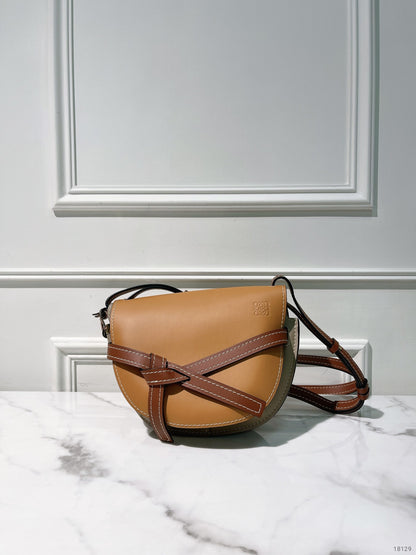 LOEWE SMALL GATE
