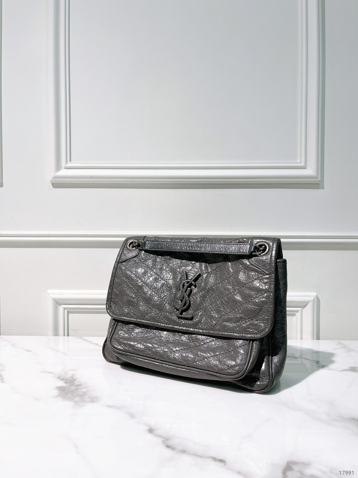 YSL NIKI MEDIUM, Grey/Silver