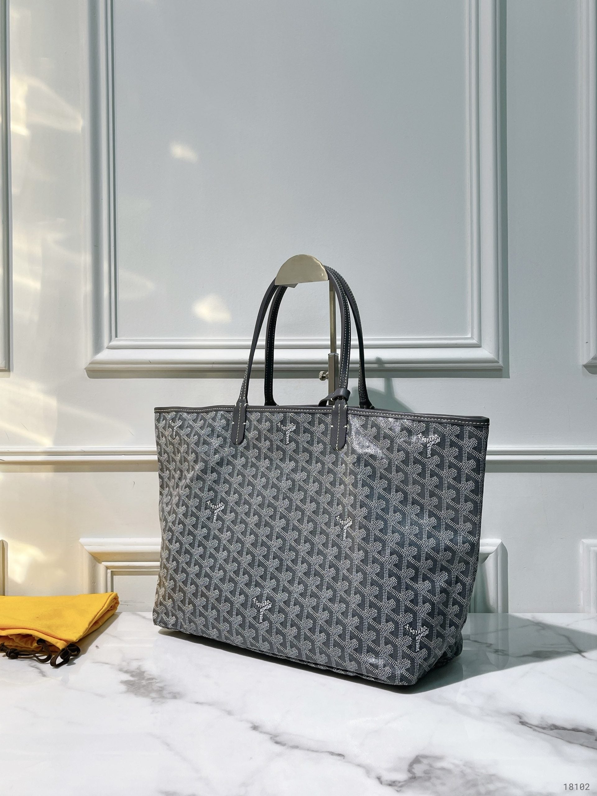 GOYARD SAINT LOUIS TOTE PM, Grey