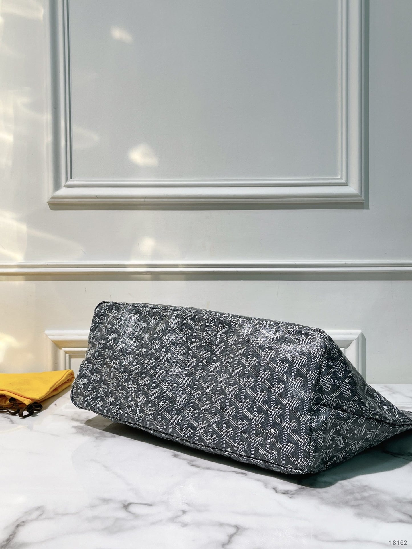 GOYARD SAINT LOUIS TOTE PM, Grey