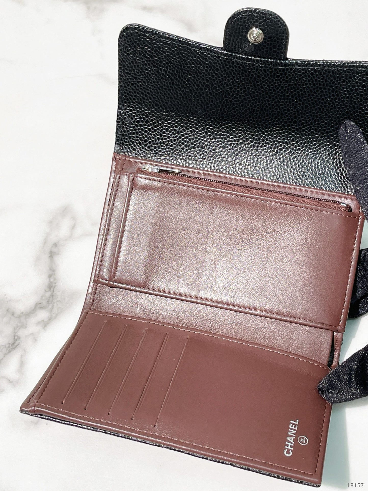 CHANEL CAVIAR CLASSIC WALLET, Black/Silver