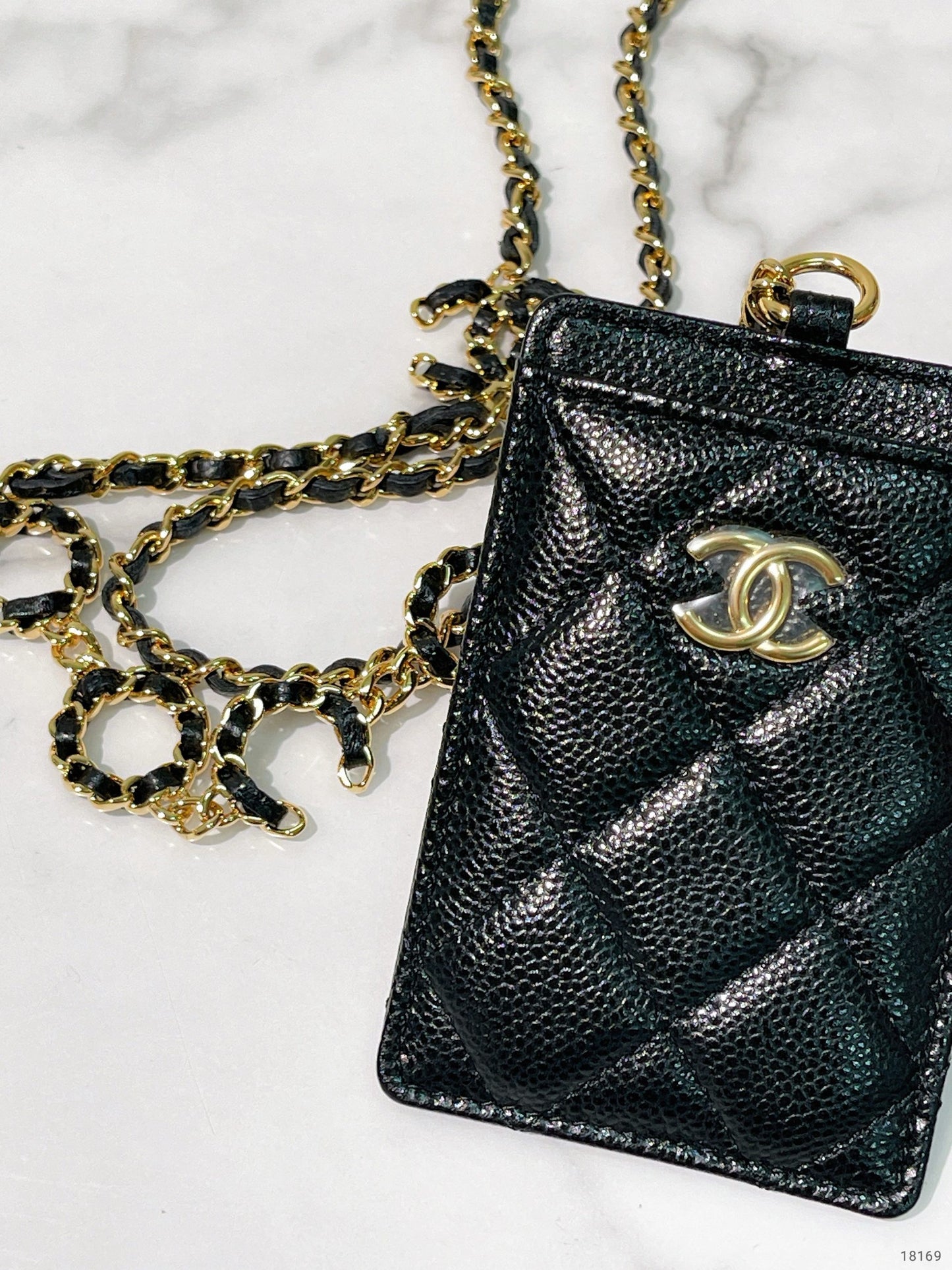 CHANEL CARD HOLDER ON CHAIN, Black/Gold