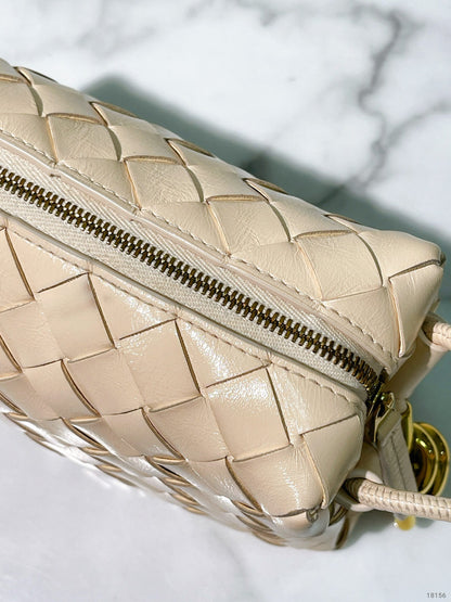 BOTTEGA VENETA MINI LOOP CAMERA BAG