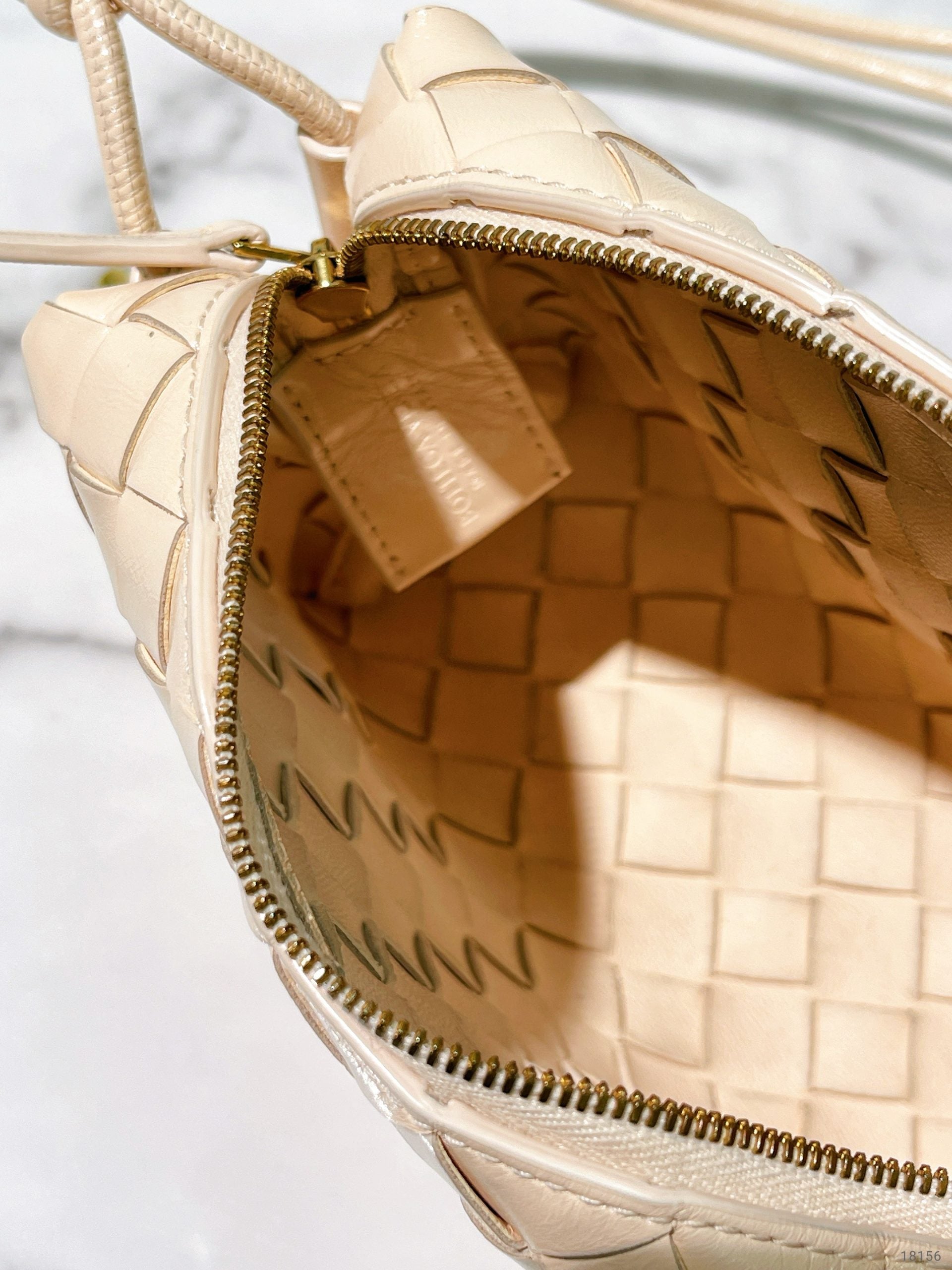 BOTTEGA VENETA MINI LOOP CAMERA BAG