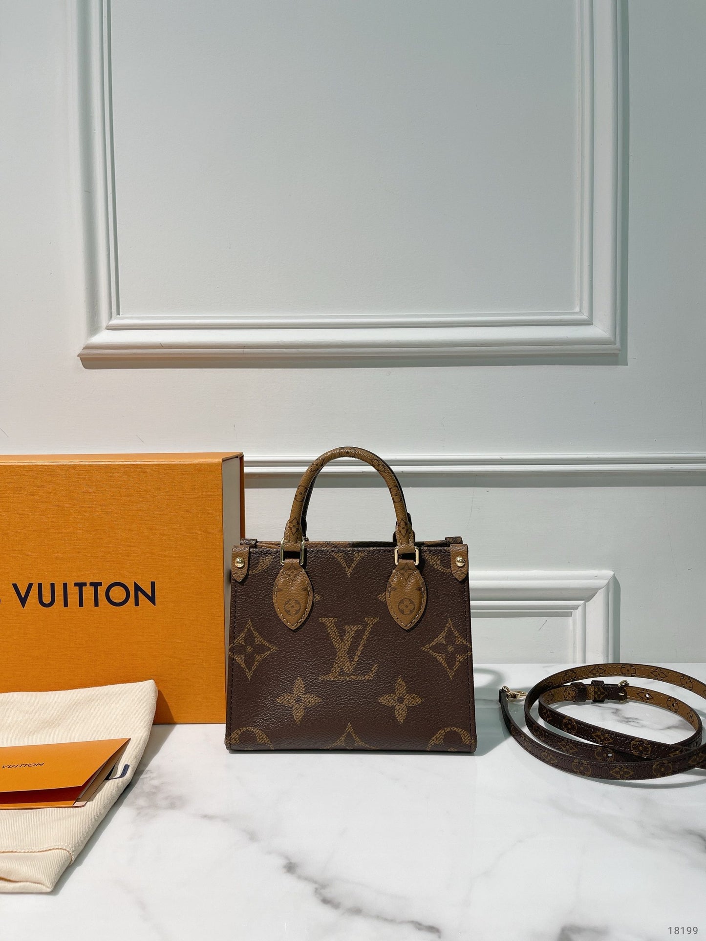 LV ONTHEGO BB, Monogram