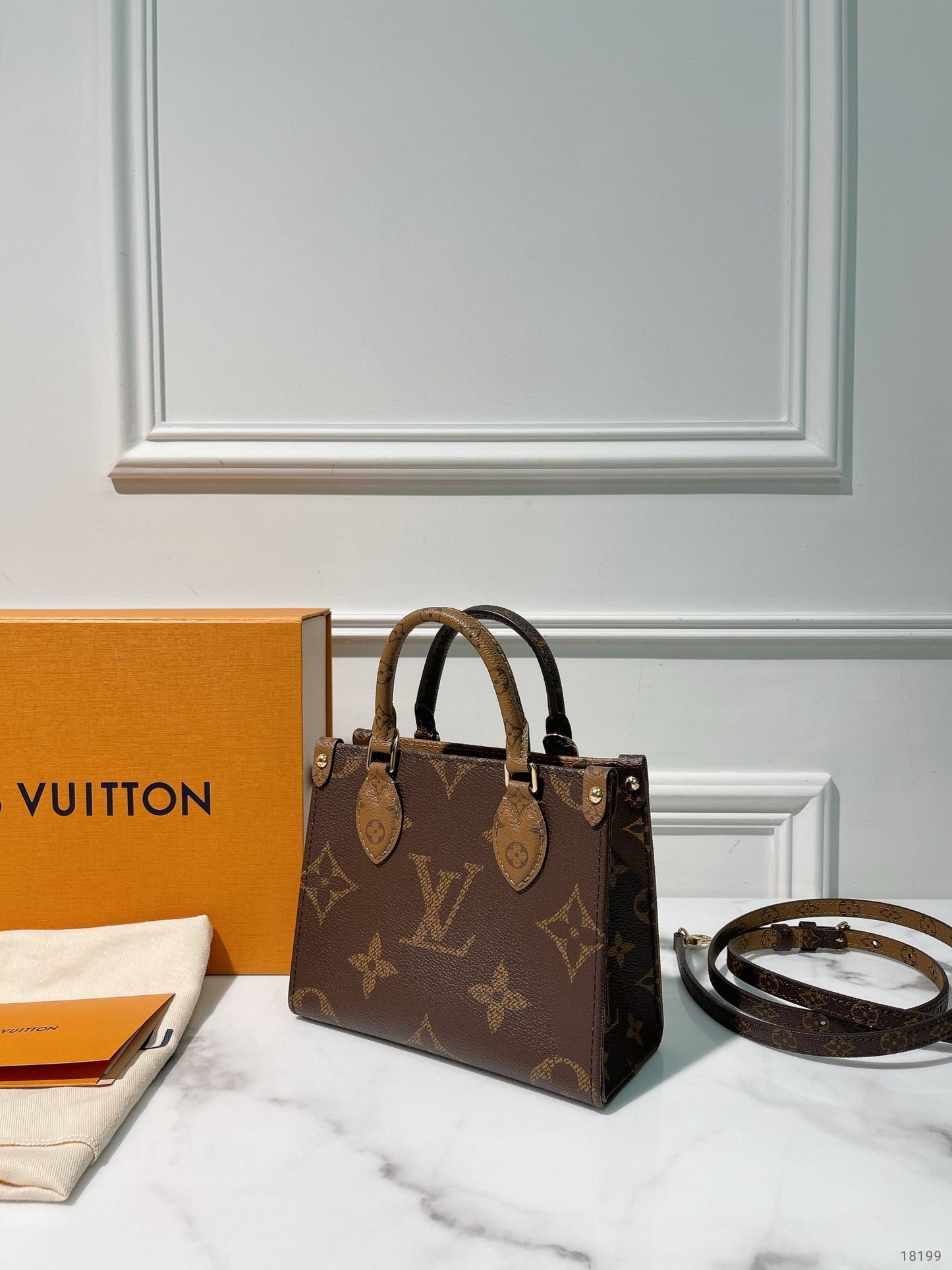 LV ONTHEGO BB, Monogram