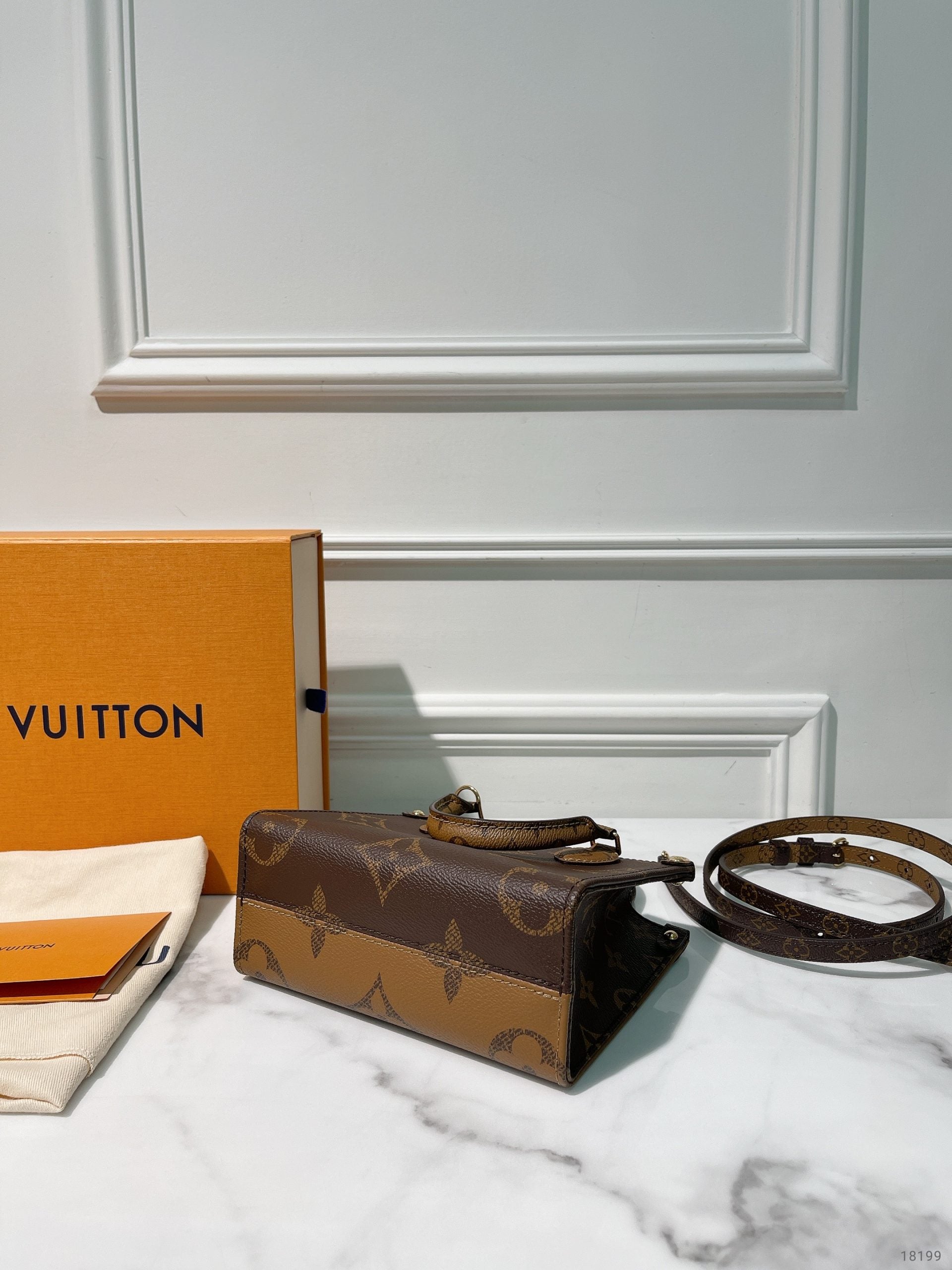 LV ONTHEGO BB, Monogram