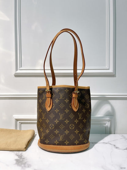 LV PETITE BUCKET BAG, Monogram