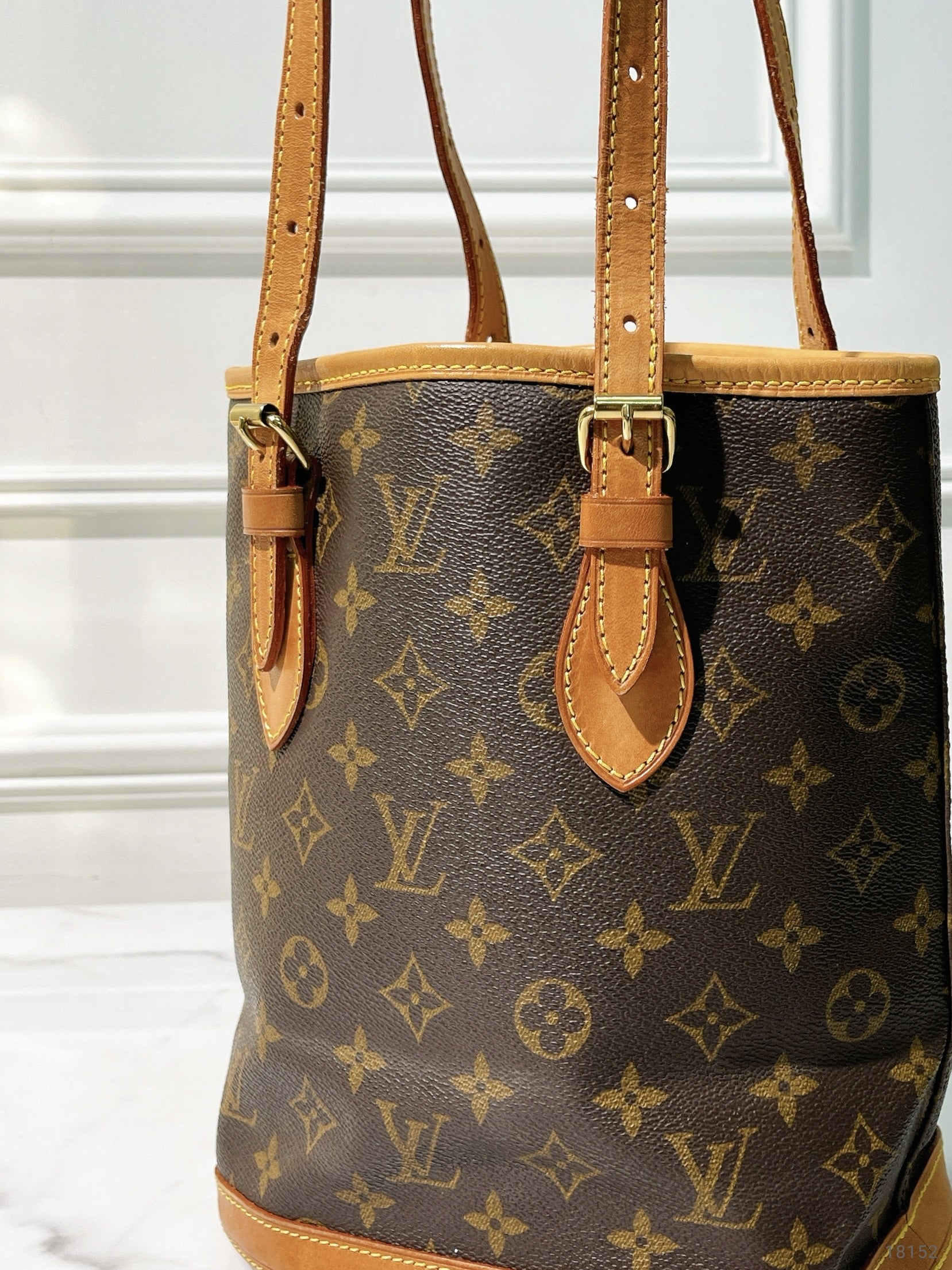 LV PETITE BUCKET BAG, Monogram