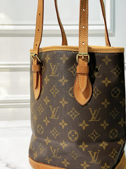 LV PETITE BUCKET BAG, Monogram