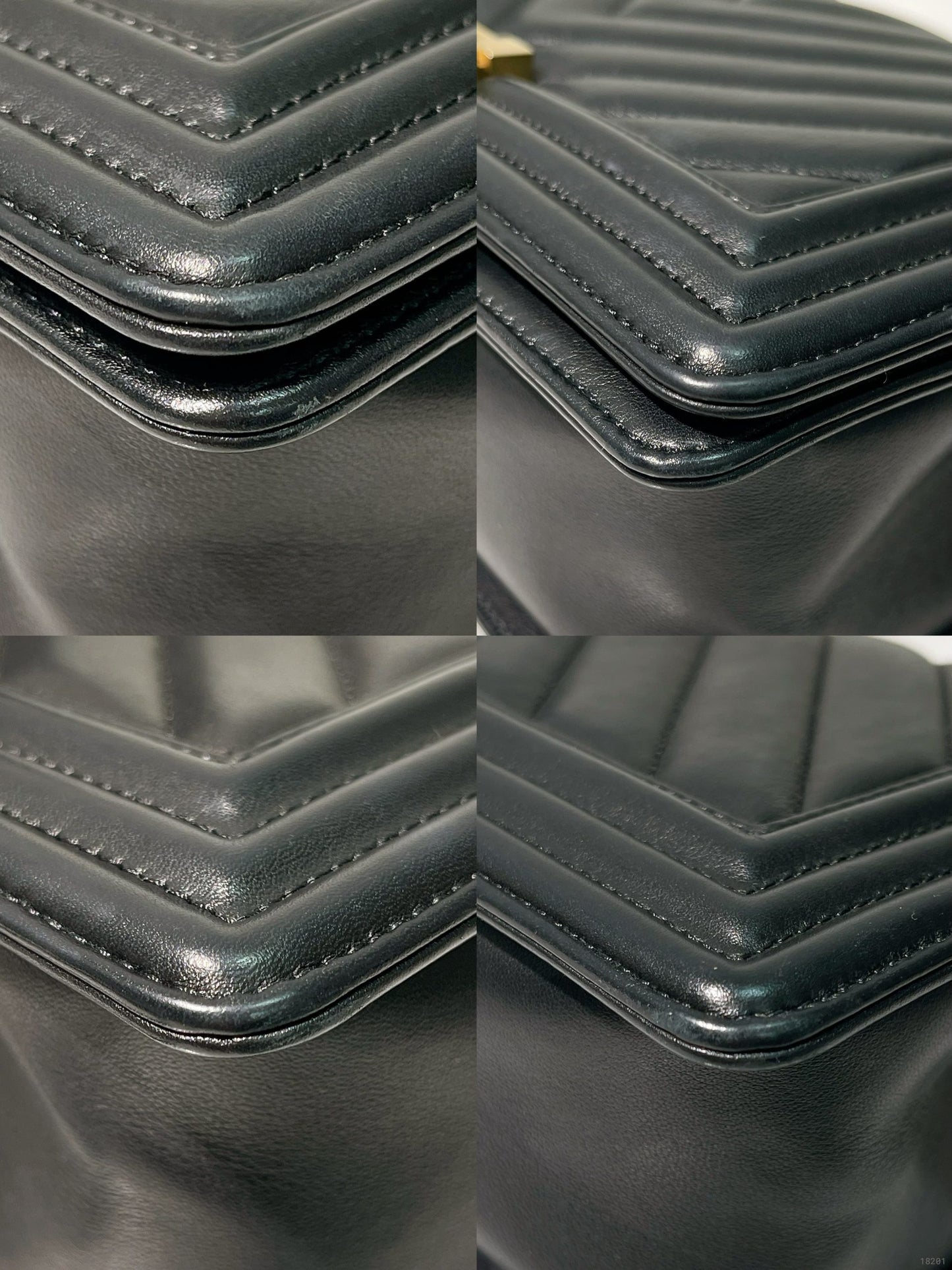 CHANEL MEDIUM BOY HANDBAG, Blakc/Gold