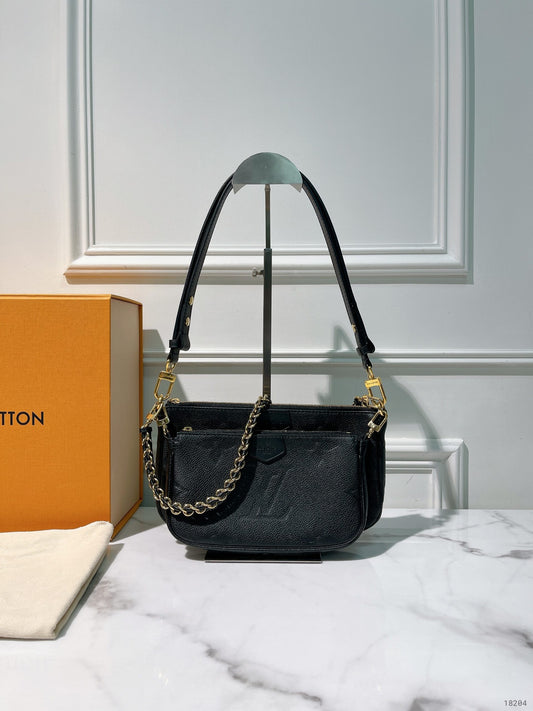 LV MULTI POCHETTE ACCESSOIRES, Black/Gold