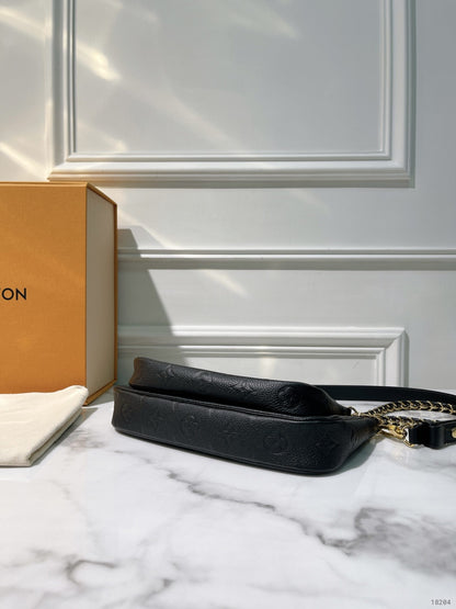 LV MULTI POCHETTE ACCESSOIRES, Black/Gold