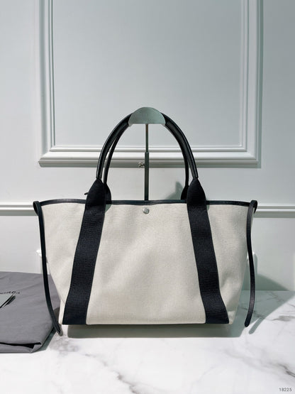 BALENCIAGA BIARRITZ TOTE, Medium