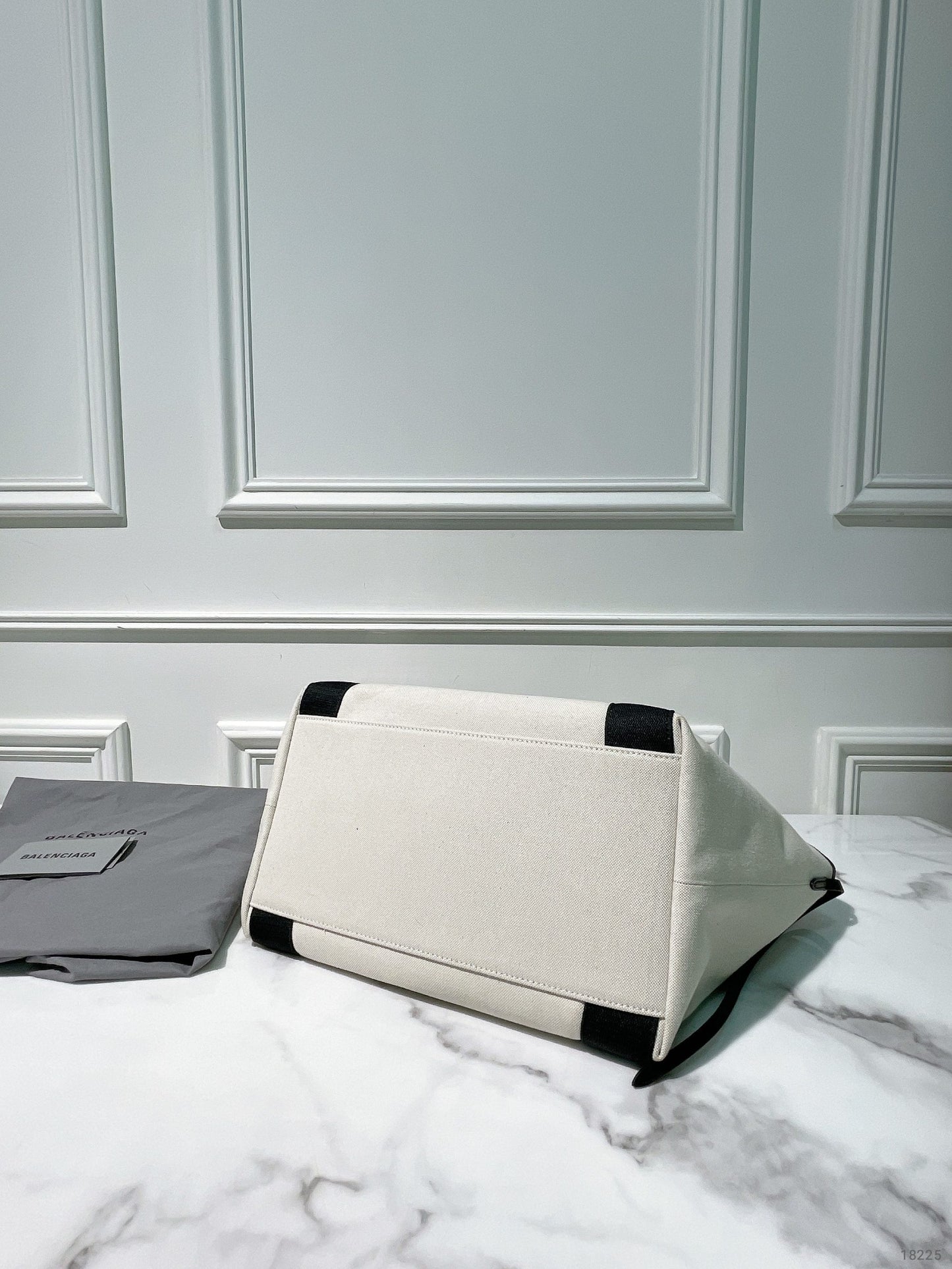 BALENCIAGA BIARRITZ TOTE, Medium