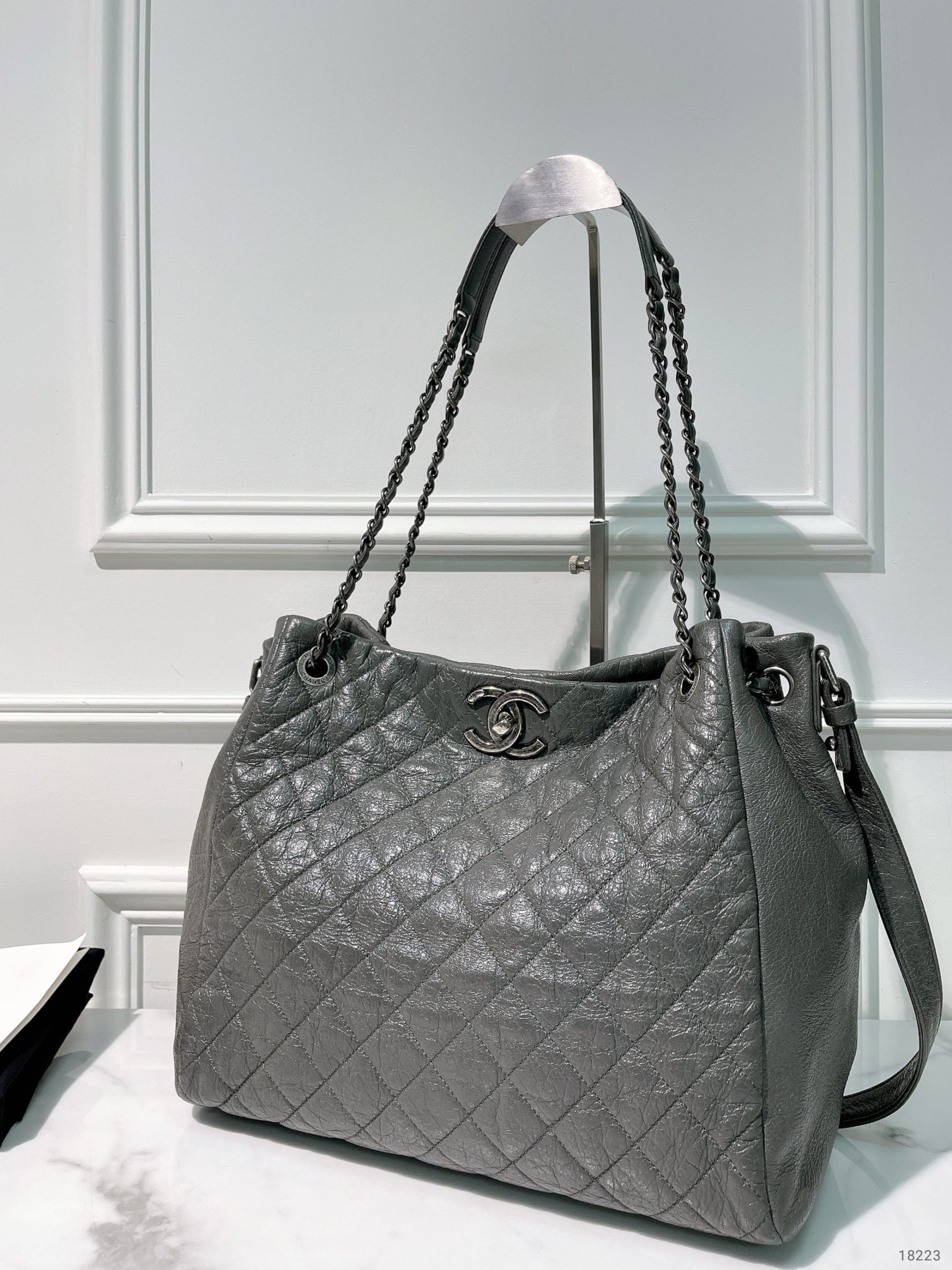 CHANEL SHOPPING TOTE, Grey