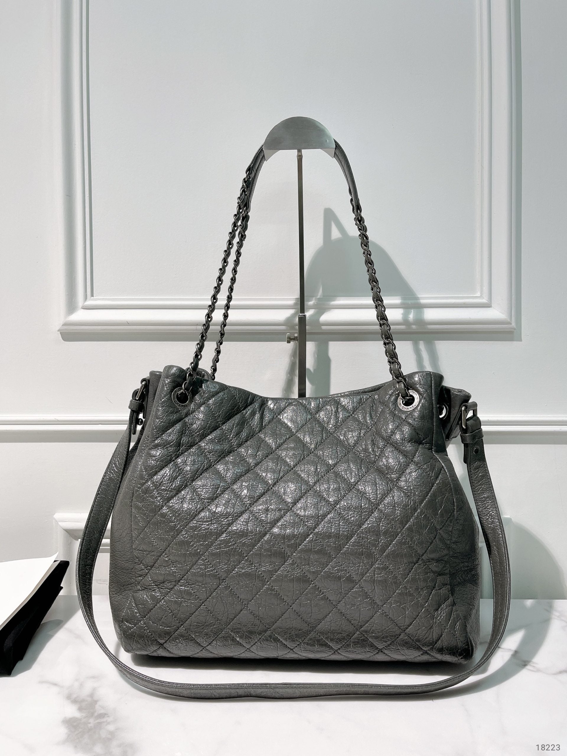 CHANEL SHOPPING TOTE, Grey
