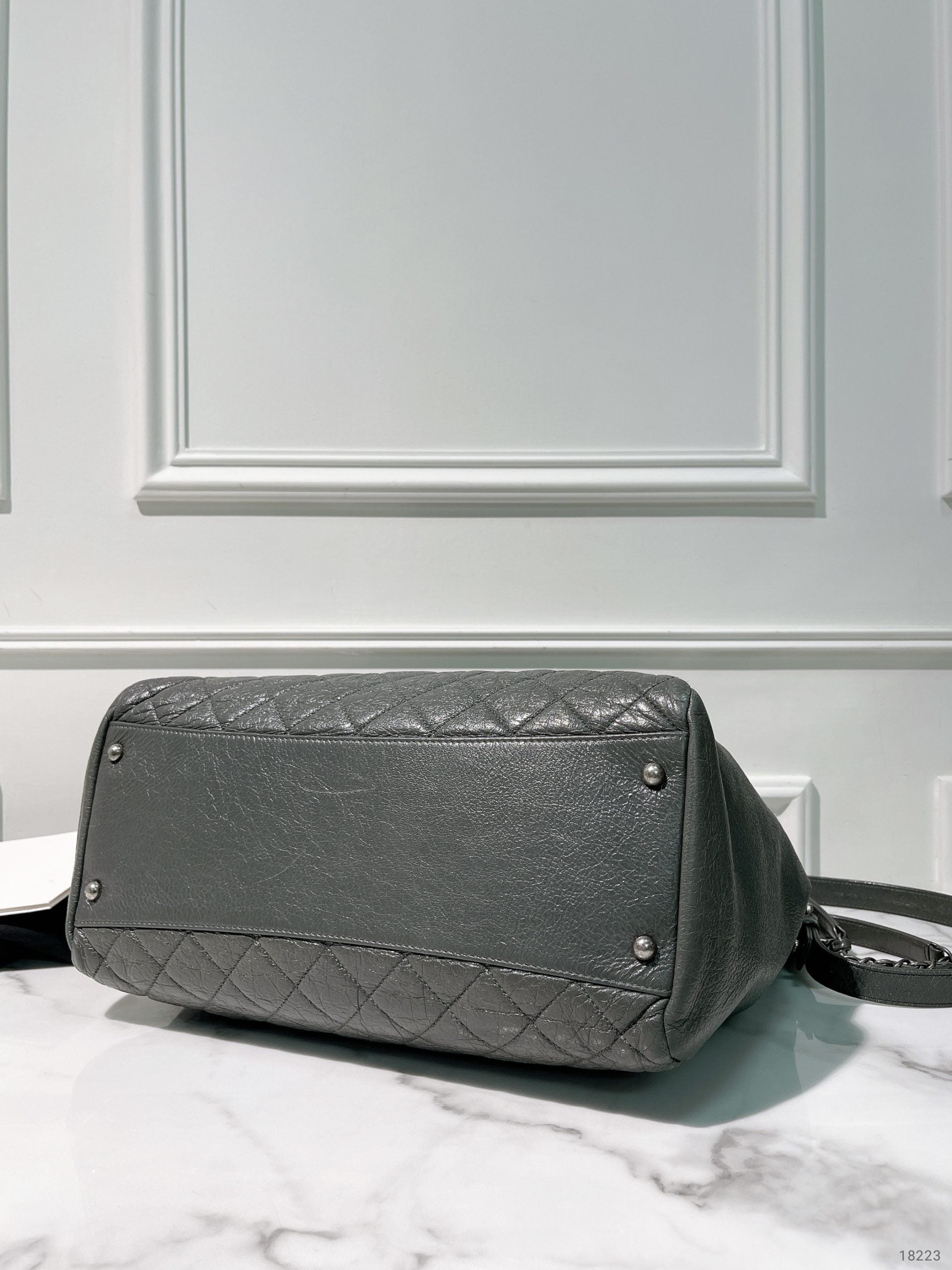 CHANEL SHOPPING TOTE, Grey