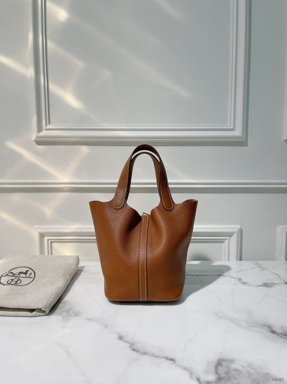 HERMES PICOTIN 18, Gold/Gold (No Key)