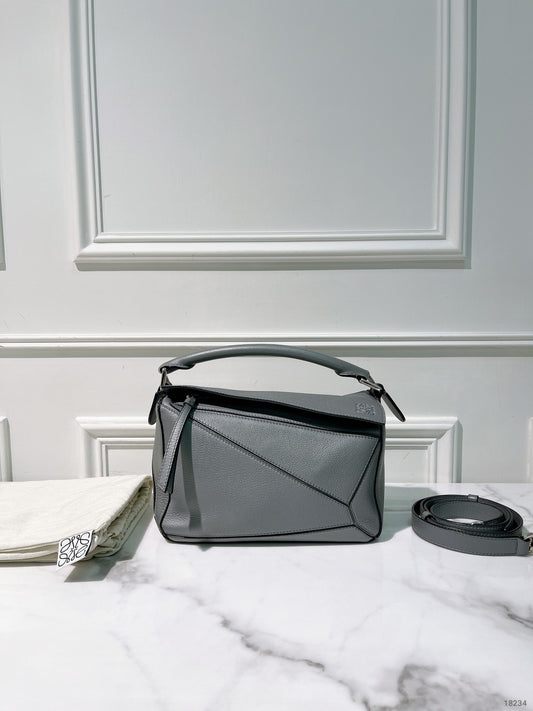 LOEWE SMALL PUZZLE EDGE BAG, Grey