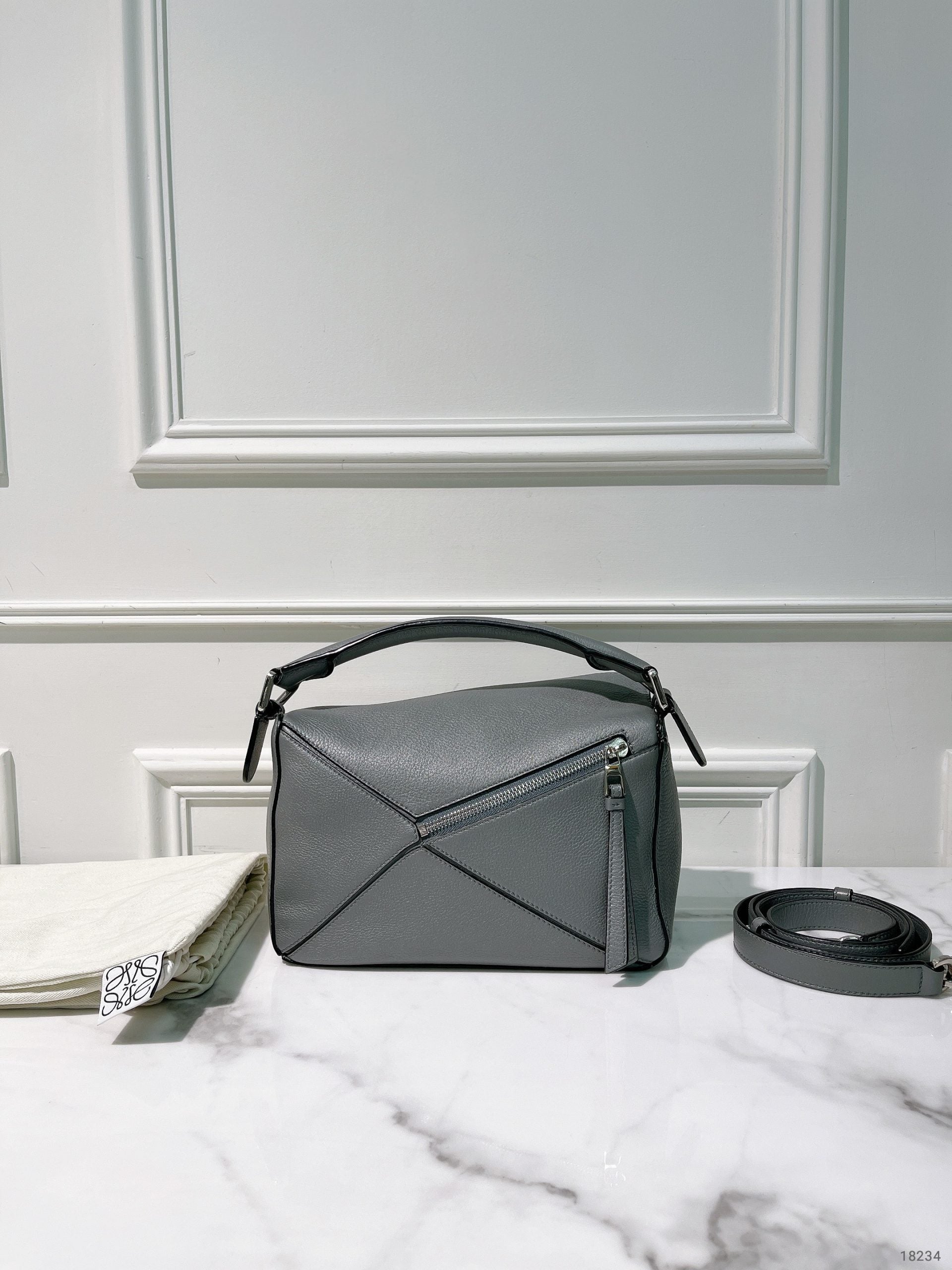 LOEWE SMALL PUZZLE EDGE BAG, Grey