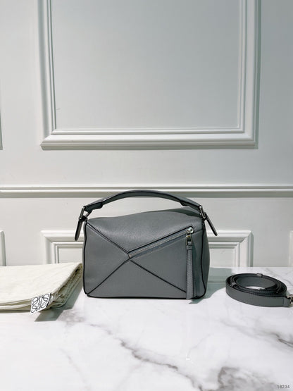 LOEWE SMALL PUZZLE EDGE BAG, Grey