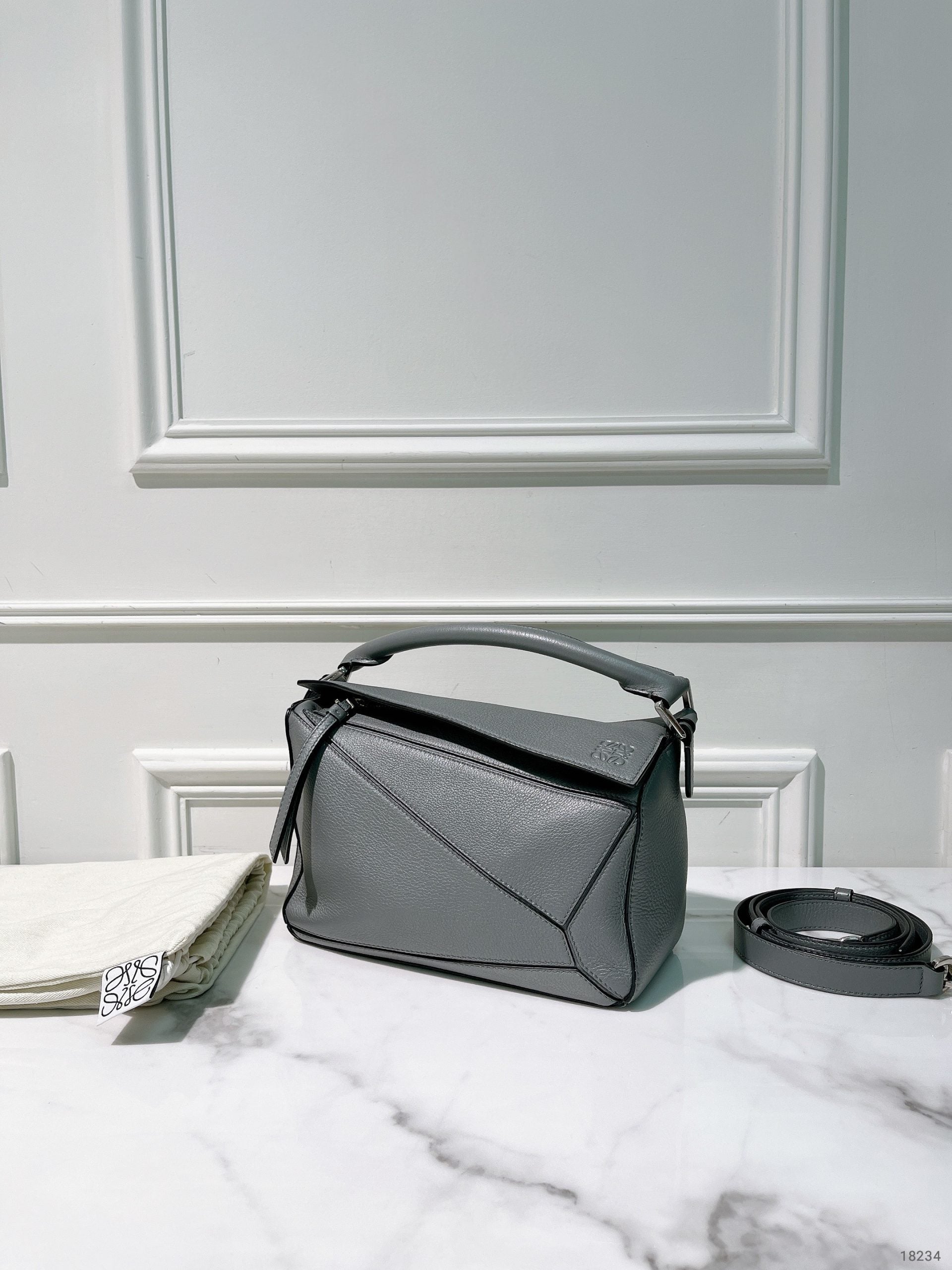 LOEWE SMALL PUZZLE EDGE BAG, Grey