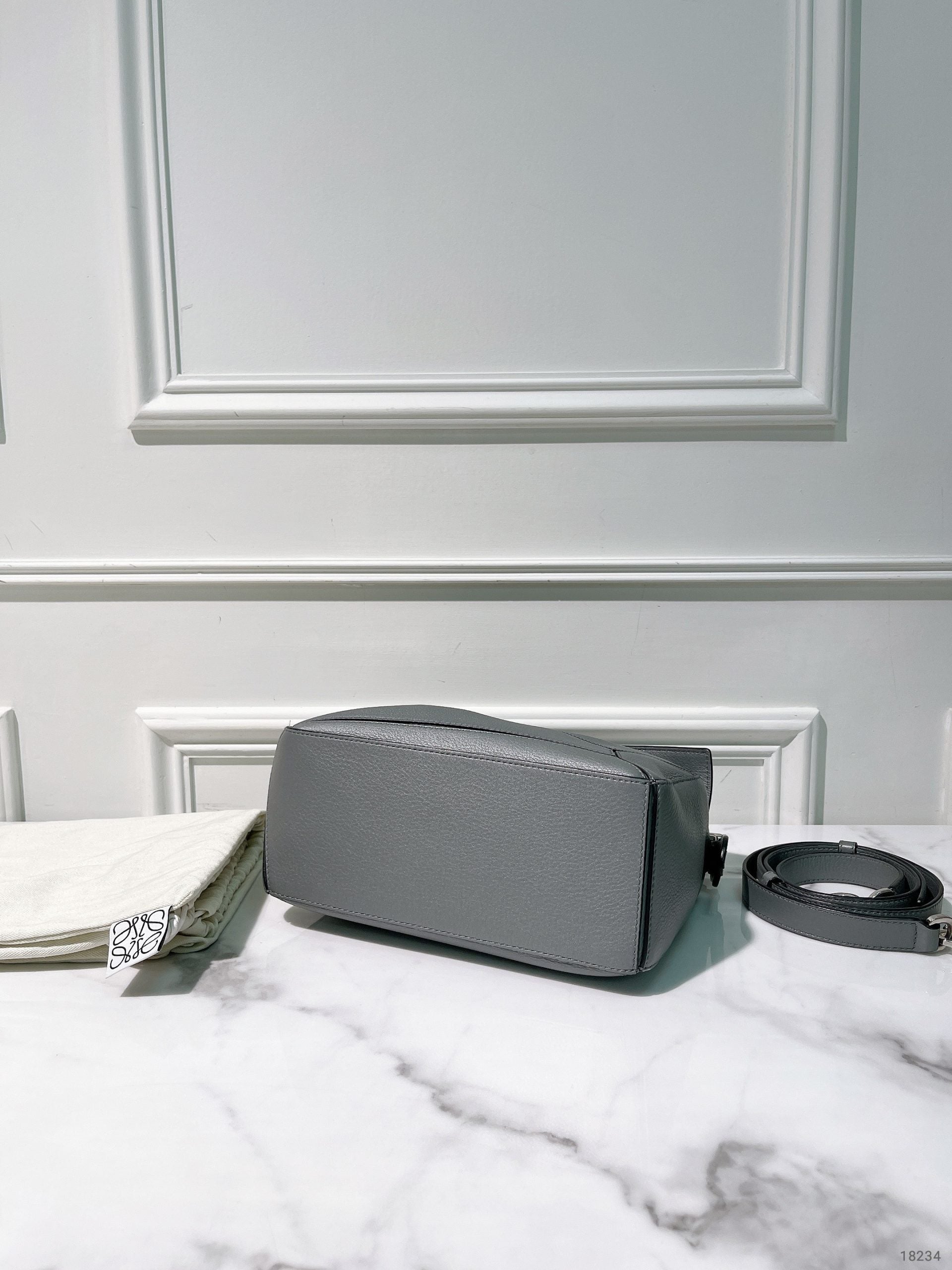 LOEWE SMALL PUZZLE EDGE BAG, Grey