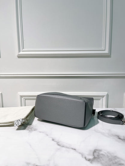 LOEWE SMALL PUZZLE EDGE BAG, Grey