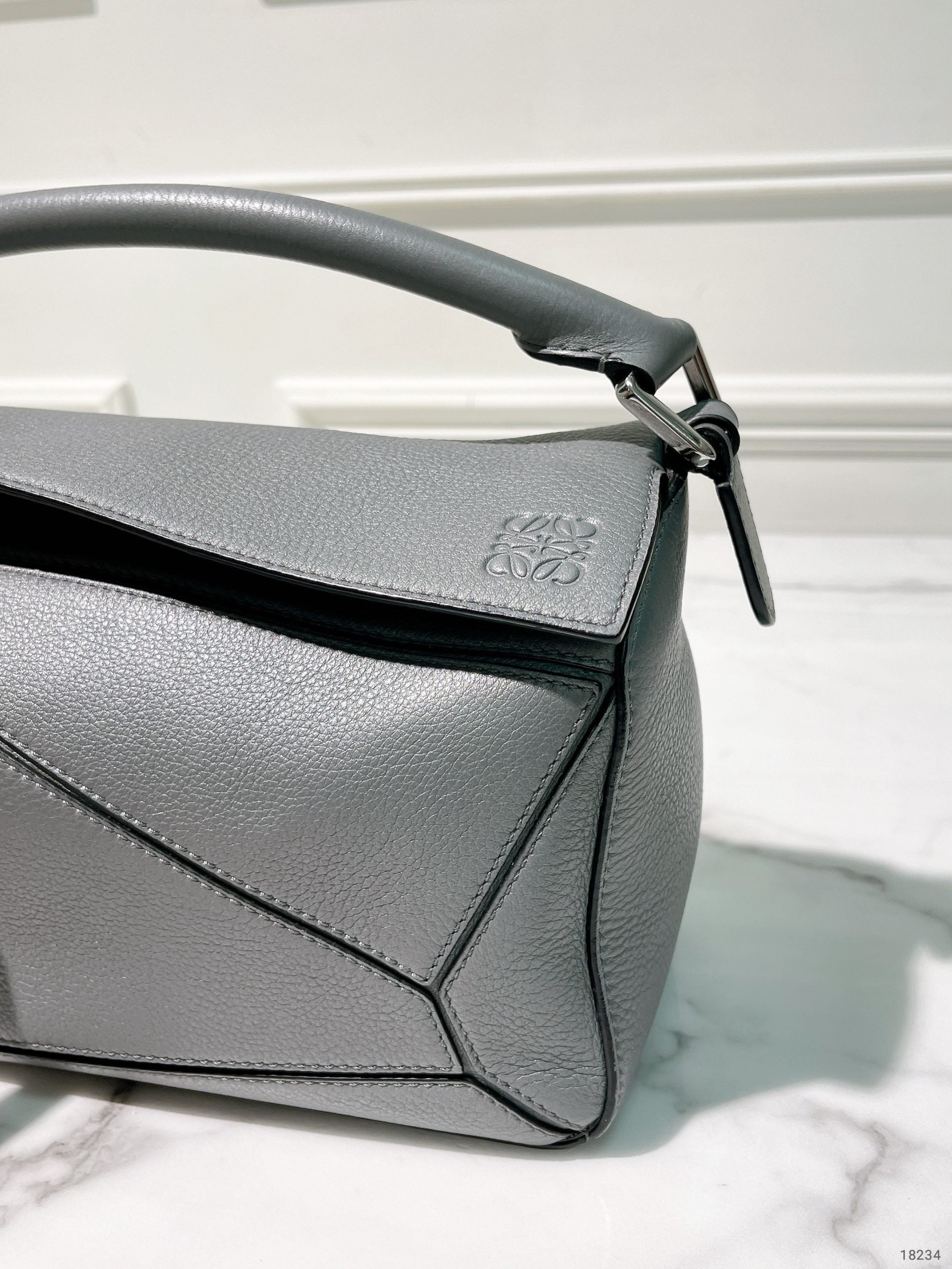 LOEWE SMALL PUZZLE EDGE BAG, Grey