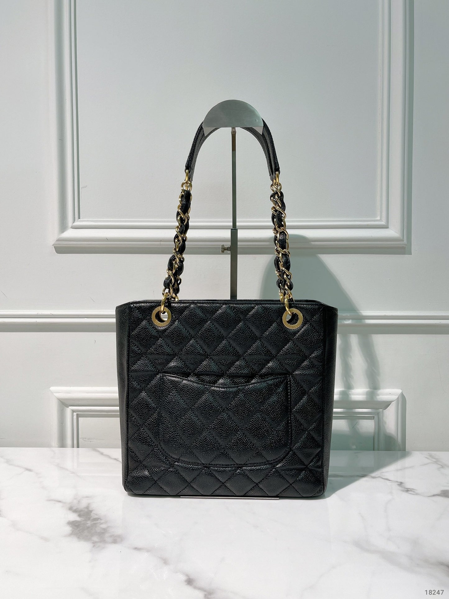 CHANEL PETIT SHOPPING TOTE, Black/Gold